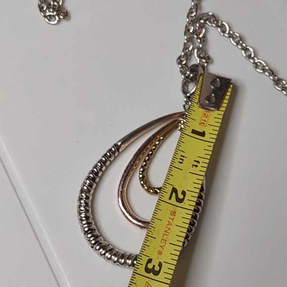 Very Long 39 Inch Chain With Tear Drop Shaped Pendant - Picture 9 of 9